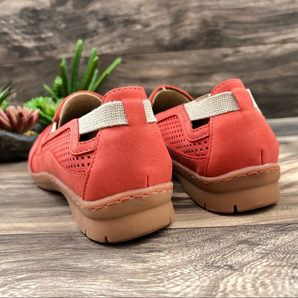 NIB BOC Born Georgia II Perforated Comfort Slip On Loafer Shoes 8M 39 Coral - Picture 8 of 11